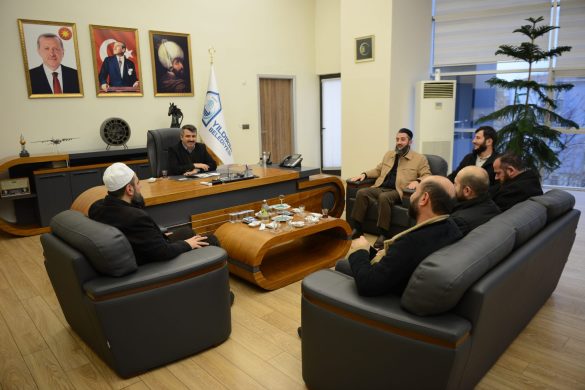 Ahıska Kültür ve Eğitim Vakfı yönetim kurulu Kurucu  Vakıf  Başkanı İsmail MAHMUTOĞLU Kurucu  Muhammet Sayit TAHİR Kurucu  Abdullatif MEDET Kurucu Bursa Temslcisi Bahtiyar ŞÜKÜR  Yıldırım belediye başkanı sayın Oktay YILMAZ beyi makamında ziyaret etrik. Bize zaman ayırarak gösterdiği ilgi ve alakasından dolayı kendilerine teşekkür ederiz.